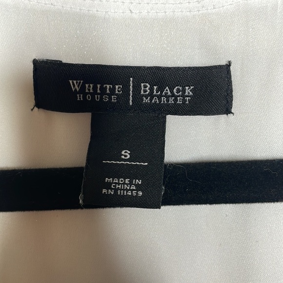 White House Black Market Size S White Metallic Gold Floral Sleeveless Silk Top - Picture 8 of 12